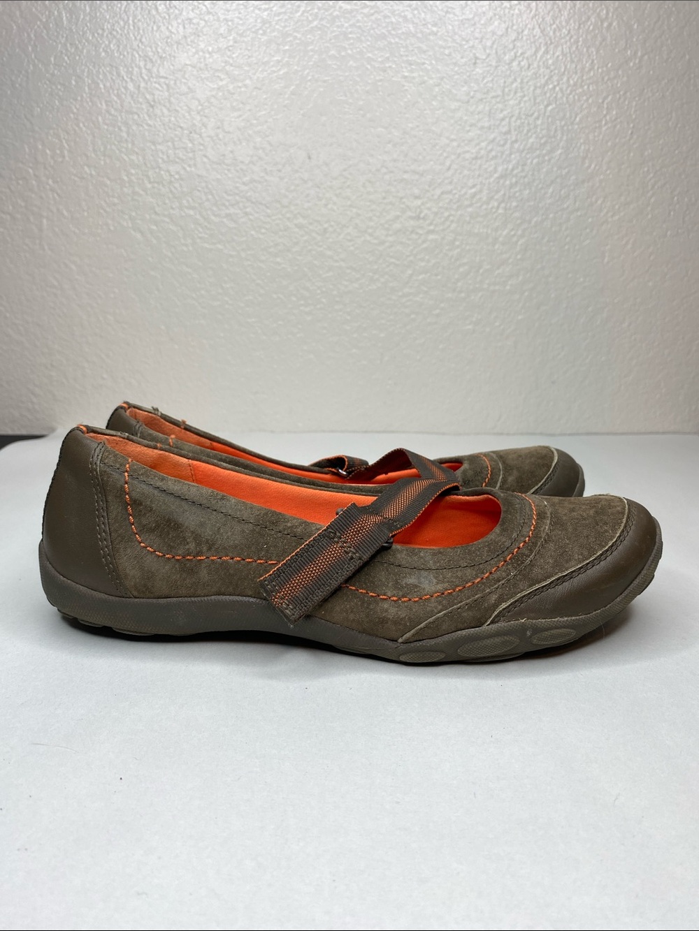 Clarks Leather Suede Mary Jane Flats Comfort Orange Brown Size 8